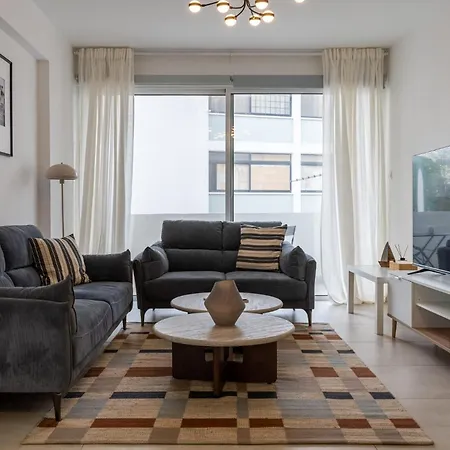 2br With Balcony In Old Town Apartmán *